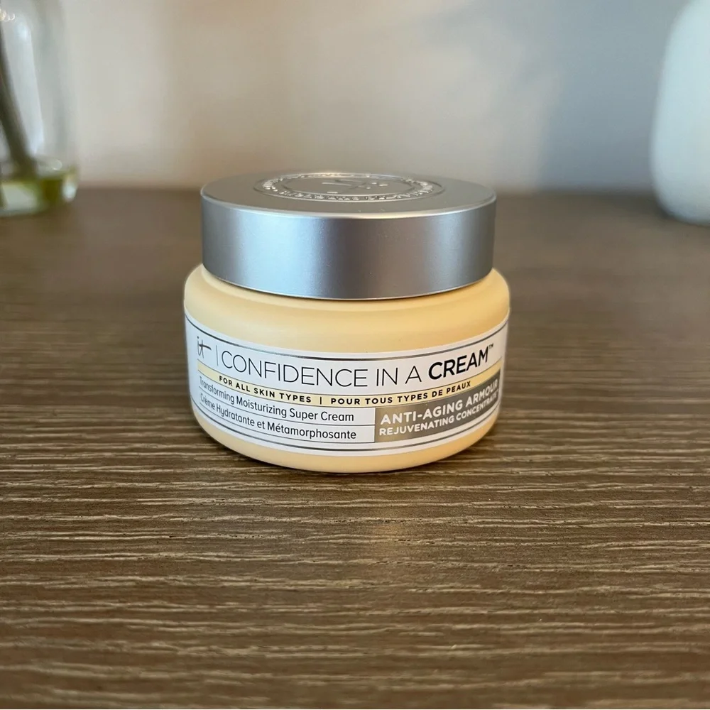 IT Cosmetics Confidence In A‎ Cream Anti-Aging Hydrating Moisturizer